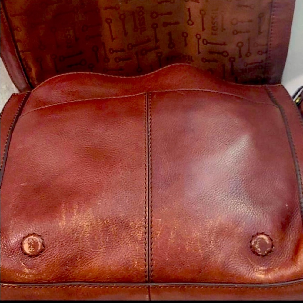 Fossil brand Messenger handbag in great condition - Picture 5 of 7